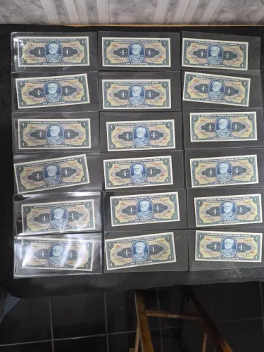 Lote de 34 cedulas de 1 Cruzeiro na sequência