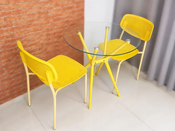 Mesa 2 cadeiras (entrego)