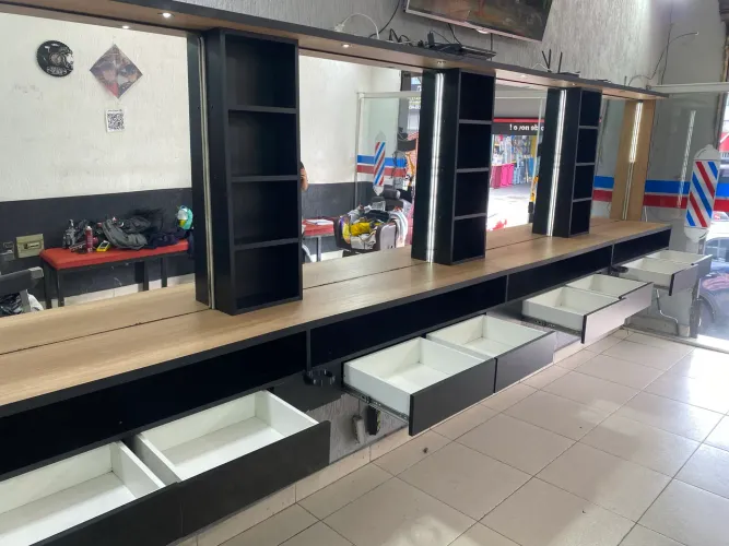 ? OPORTUNIDADE: Bancada Completa p/ Barbearia (4 Lugares) - Estilo Industrial