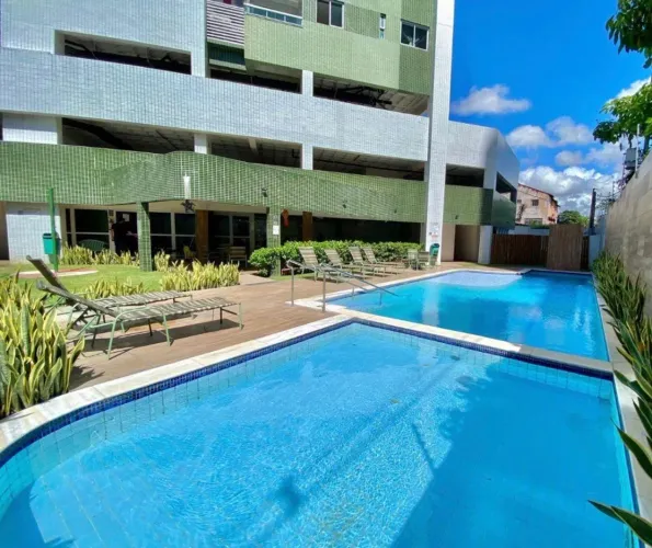 Apartamento na Av. Agamenon Magalhães 