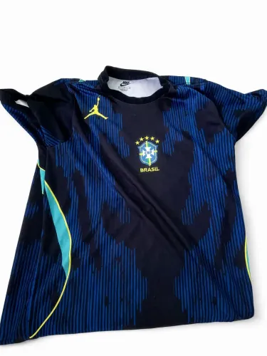 Camisa do Brasil da Nike em bom estado de conservação, usado, tamanho M