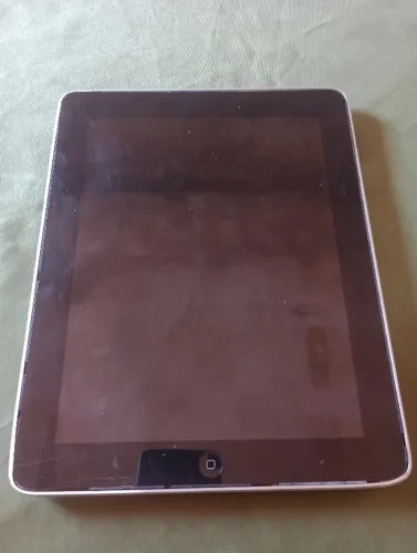 Ipad 1 geração modelo A1219(2010)não liga para peças