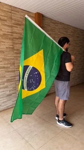 Bandeira do Brasil com Mastro - R$ 20 - Pronta Entrega