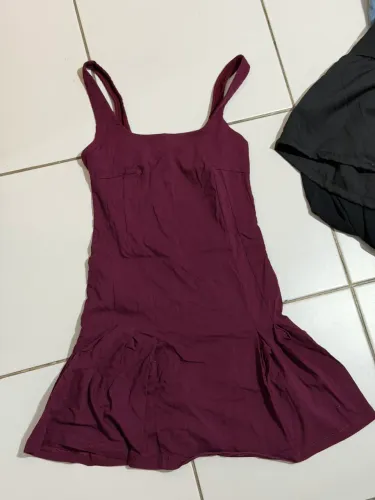 Lote de roupas femininas