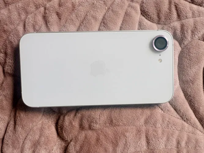 iPhone 17e V/t