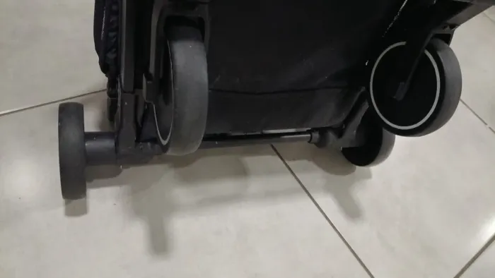 Carrinho leve de bebê