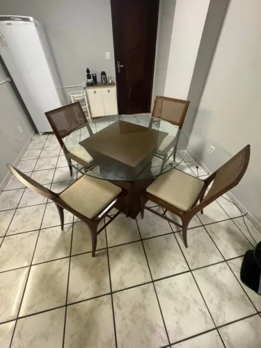 Conjunto Jacaúna Original | Mesa em Madeira Maciça + 4 Cadeiras com Palha Natural