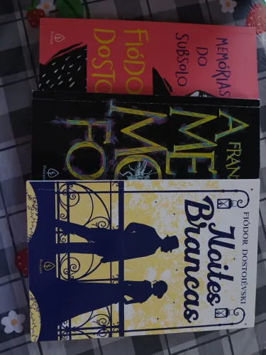 3 livros, Metamorfose, Noites Brancas e Memórias do Subsolo.