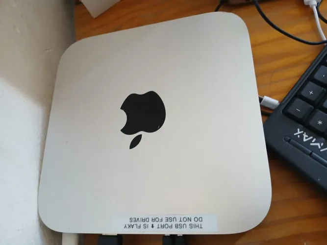 VENDE-SE MINI PC MACMINI A1347