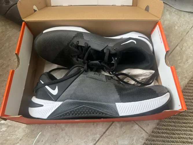 Tênis Nike Metcon 10 Masculino tamanho 44 - preto e branco