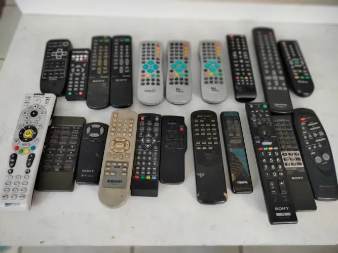 Controle remoto vários modelos  50 reais cada 