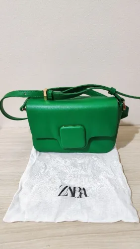 Bolsa pequena transversal Zara
