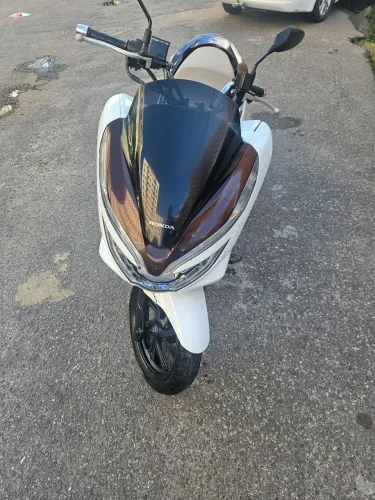 PCX DLX 2021