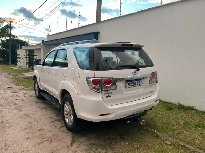 Toyota Hilux SW4 SRV D4-d 4X4 3.0 TDI Dies. AUT 2015
