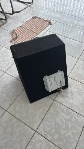 Caixa subwoofer com módulo 