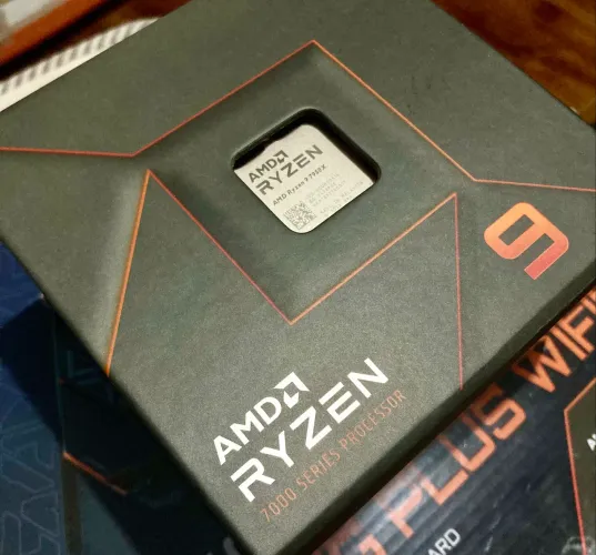 Ryzen 9 7950X + B840M Gigabyte WiFi6E AM5 Novos