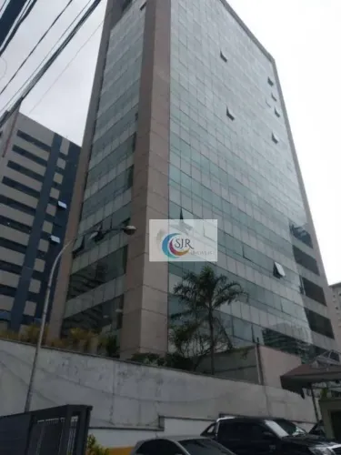 Conjunto para alugar em Moema - São Paulo/SP