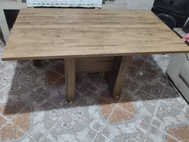Mesa de jantar com 6 cadeiras