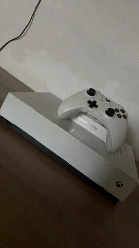 ? Xbox One S Branco + 30 Jogos + Controle + Garantia | Completo