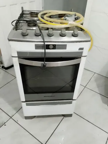 Vende-se fogão com kit de mangueira