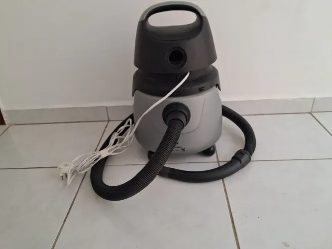 Aspirador de pó eletrolux C/ DEFEITO