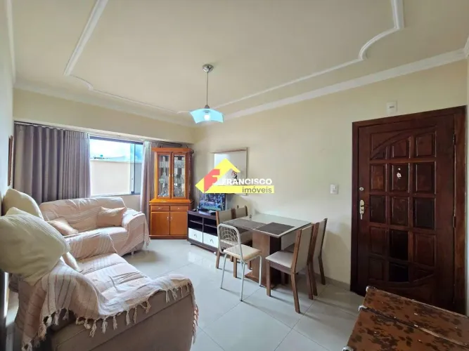 Apartamento com área interna de 90m² no bairro São José, com sol da manhã, 03 quartos, 01