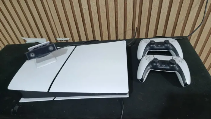 Ps5 Slim Digital 2 controles e Câmera do PS5 pra fazer Live