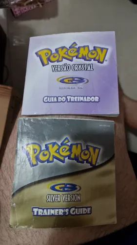 Manuais originais pokemon silver e crystal game boy