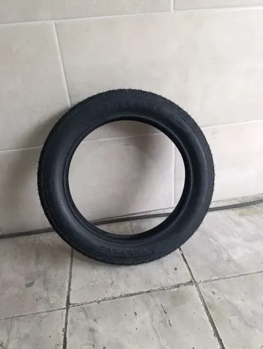 Vendo Pneu de moto intruder novo, vlr:150,00. Tem: *