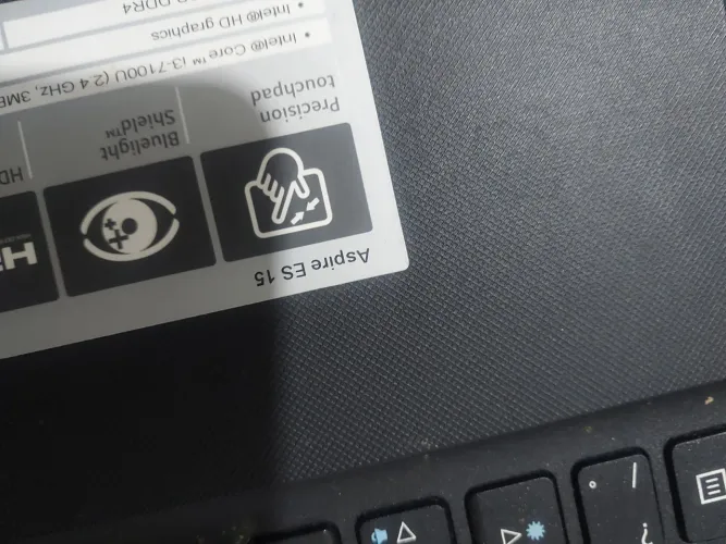 Notebook Acer core i3 4 de ram só parte de baixo sem tela bateria ruim 