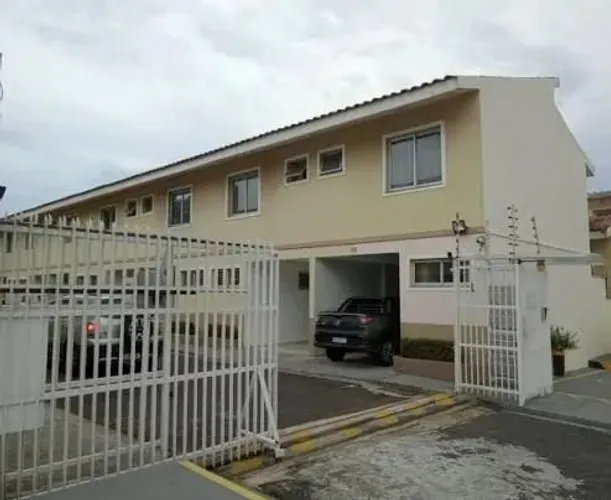 Casa Duplex 2 Dormitórios. Cod.fechado. Flores/parque 10.
