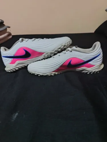 Chuteira society Nike Tiempo 10