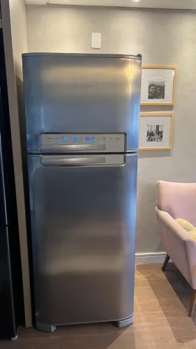 Geladeira Eletrolux 402L