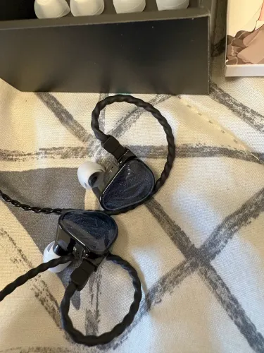 Fones de ouvido IEM