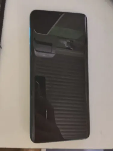 Celular quebrado pra peças 
