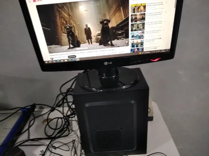 Computador escritório para trabalho e estudos