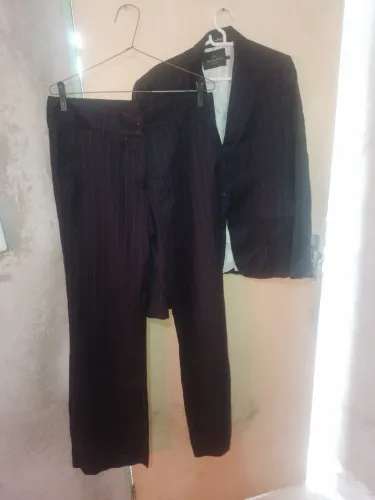 Vestidos e Um Conjunto Social Feminino