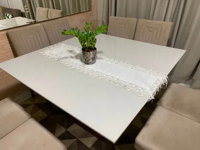 Mesa de jantar quadrada