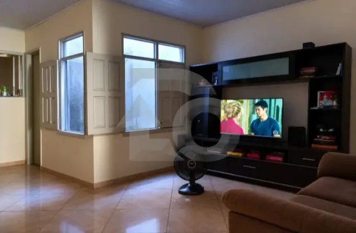 Casa Duplex no Siqueira Campos com 2 Quartos, Suíte e Espaço Comercial
