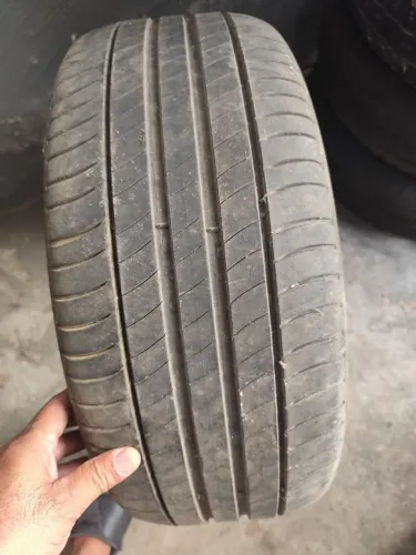 Vendo pneus Michelin 225/50/17 muito novo