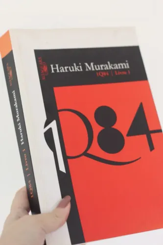 1Q84- Haruki Murakami- Livro usado