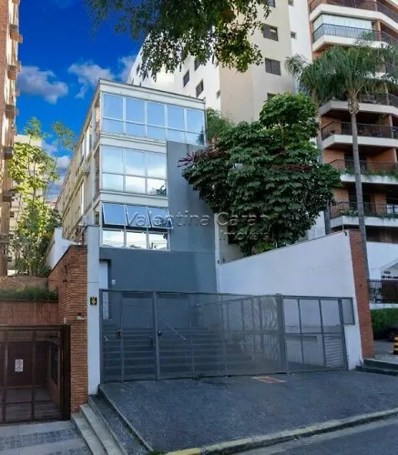 Prédio à Venda ou Locação na Vila Madalena.