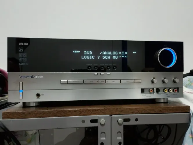 RECEIVER HARMAN KARDON AVR 235 - MÚSCULO ANALÓGICO (15 KG / ±35A / CAIXA ORIGINAL)