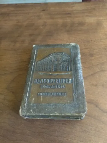 Cofre de metal antigo Banco Pfeiffer