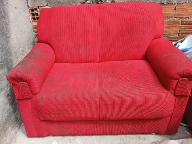 Vendo um sofá dois lugares