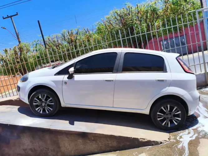 Fiat Punto Attractive Italia 1.4 F.flex 8V 5P 2014