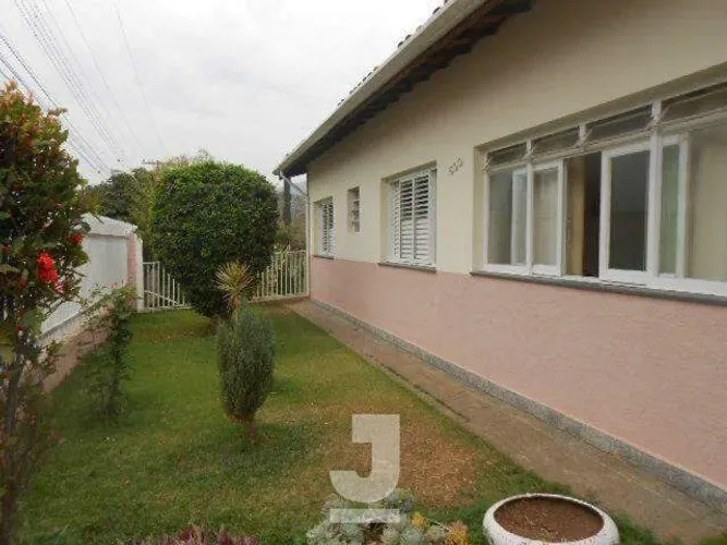 Casa à Venda - Estância Santa Maria, Serra Negra - 280m2 - 5 Quartos
