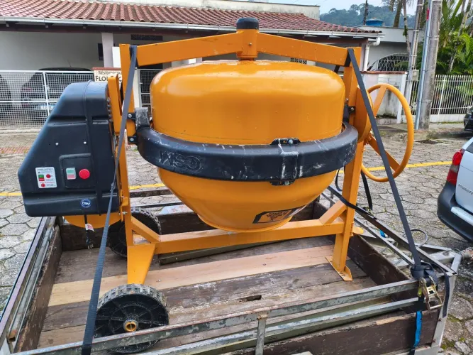 Betoneira 400 litros em ótimo estado