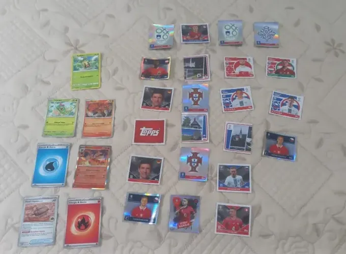 Figurinhas Pokémon 7 unidades + 22 Figurinhas UEFA EURO 2024 usadas.