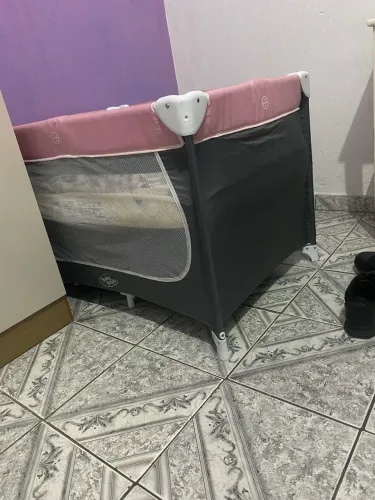 Berço chiqueirinho rosa com colchão novinho